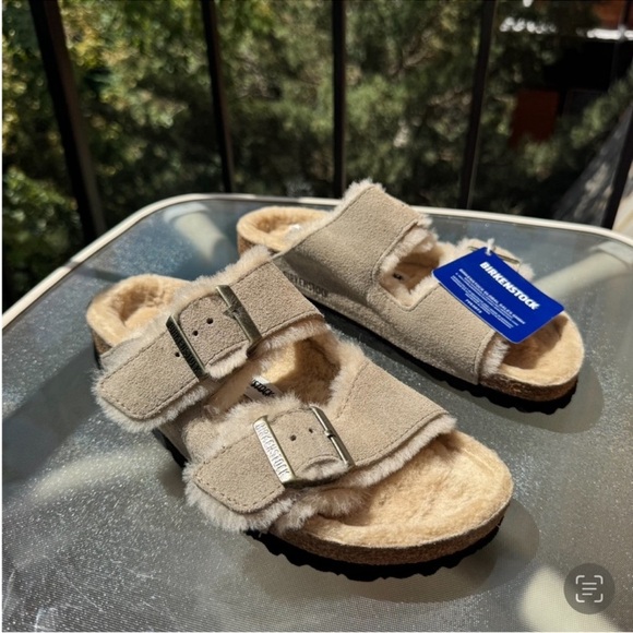 New Birkenstock Arizona Shearling Sandals in Taupe Suede 38 - Picture 11 of 13